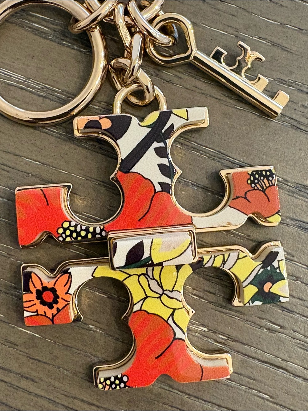 Tory Burch key chain - Picture 2 of 5